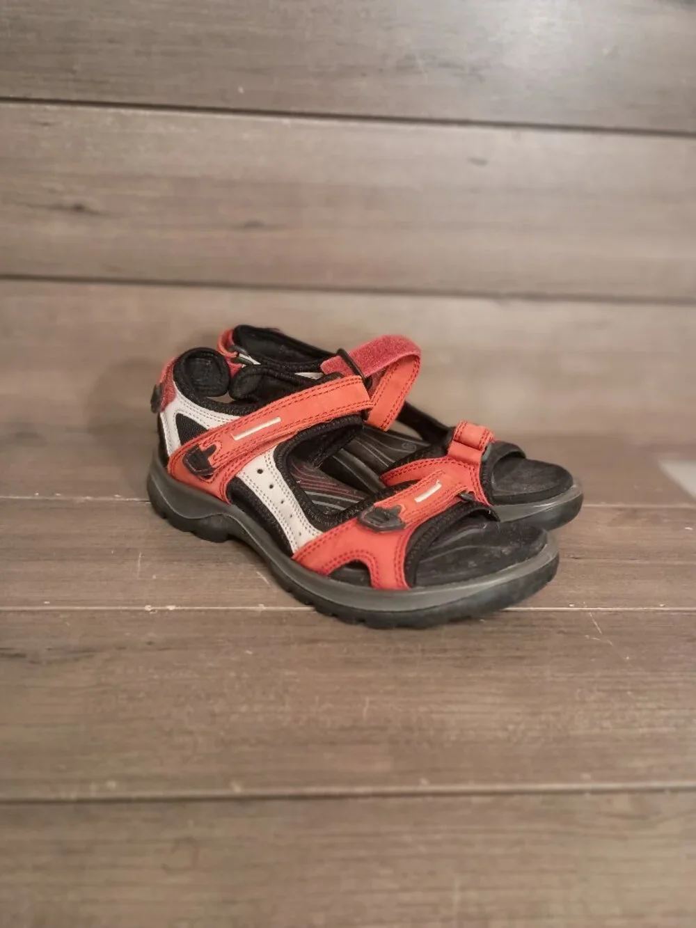 Ecco Yucatan Off Road Women Hiking Shoes Size 8 Receptor Technology Red Grey